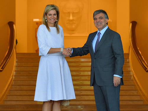 President Gül Meets with Dutch Queen Maxima